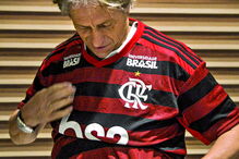 Jorge Jesus dividido não descarta continuação no Flamengo
