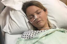 Mulher descobre síndrome que a impede de comer até ao fim da sua vida