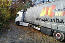 Camionista português tem camião atolado em Itália há seis dias