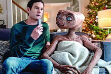 Thomas Henry e o seu amigo do espaço reúnem-se 37 anos depois do clássico 'E.T.'