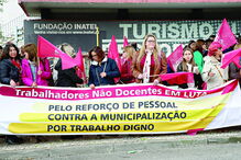 Funcionários não docentes protestaram em frente ao Ministério da Educação 