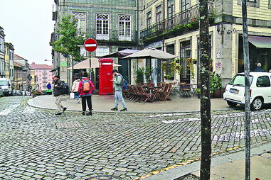Rua da Picaria, no Porto, onde uma jovem brasileira foi violentamente agredida por seis pessoas à saída de um bar 