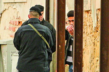 Abel Fragoso esteve na travessa do Açougue, na Moita, para a reconstituição  