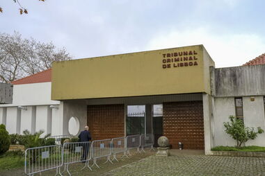 Fachada do edifício do Tribunal Criminal de Lisboa em Monsanto