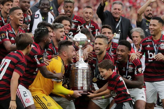 Flamengo celebra vitória da Taça dos Libertadores