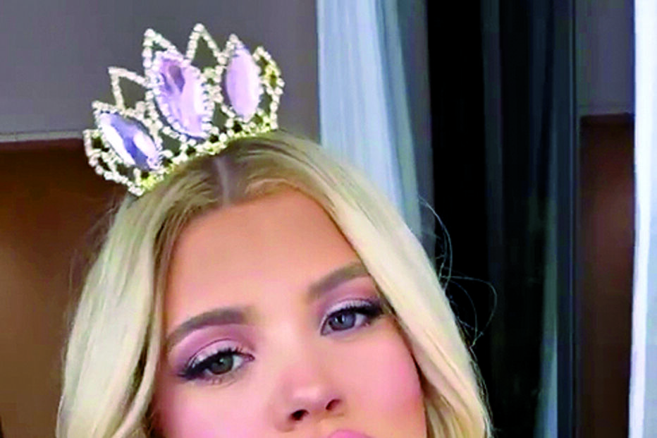 Sofia Richie divertiu-se como Bela Adormecida no Halloween 