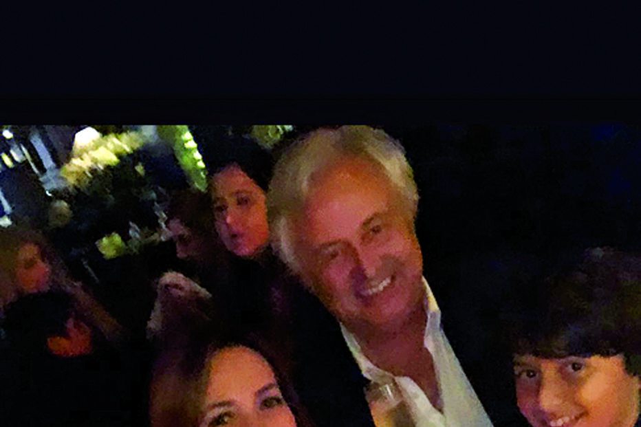 April Ivy foi a uma festa com a família 