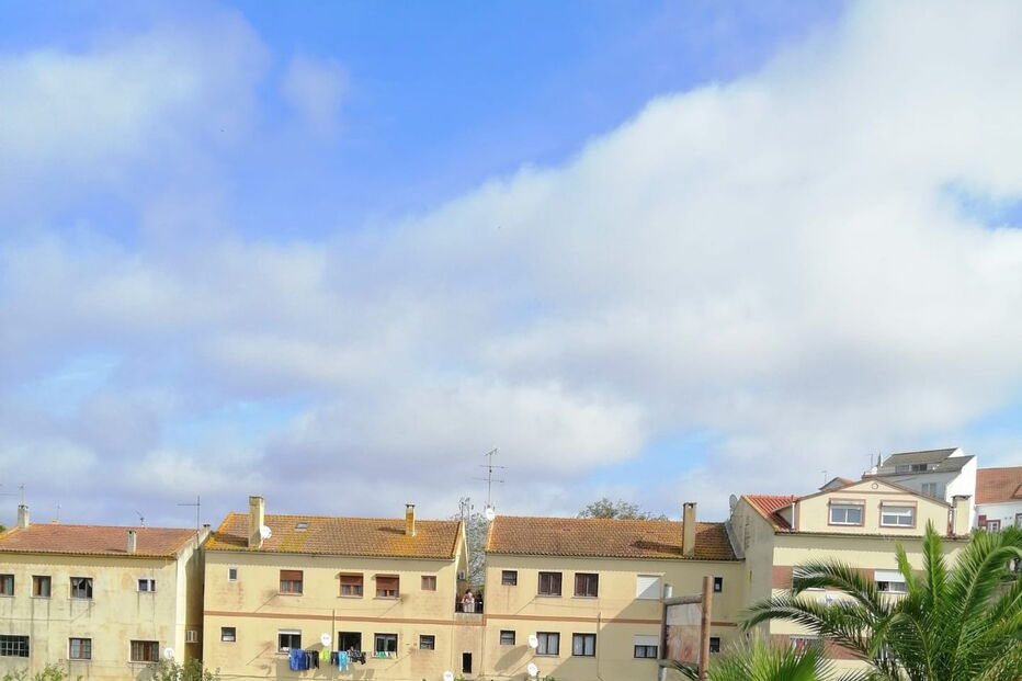 Colisão entre dois veículos em Santiago do Cacém corta EN120