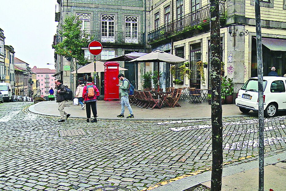 Rua da Picaria, no Porto, onde uma jovem brasileira foi violentamente agredida por seis pessoas à saída de um bar 