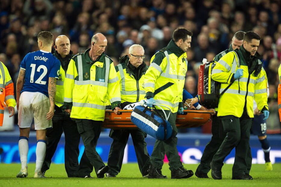 André Gomes sofre lesão arrepiante que deixa adversário a chorar em pleno relvado