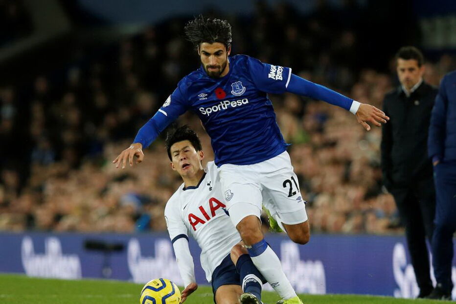 André Gomes sofre lesão arrepiante que deixa adversário a chorar em pleno relvado