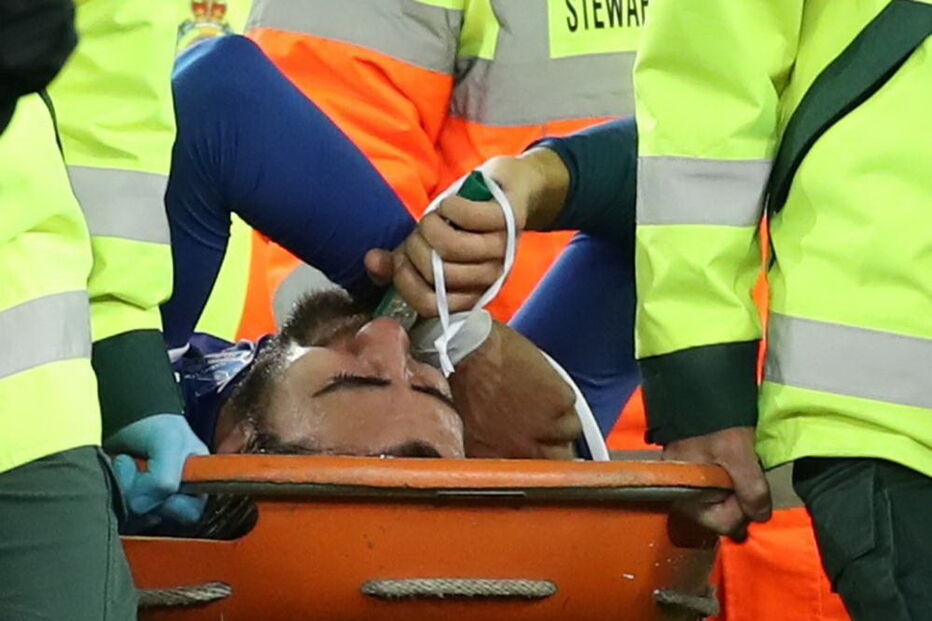 André Gomes sofre lesão arrepiante que deixa adversário a chorar em pleno relvado 