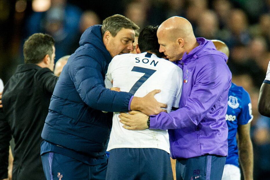 O desespero e as lágrimas do adversário de André Gomes após arrepiante lesão do português