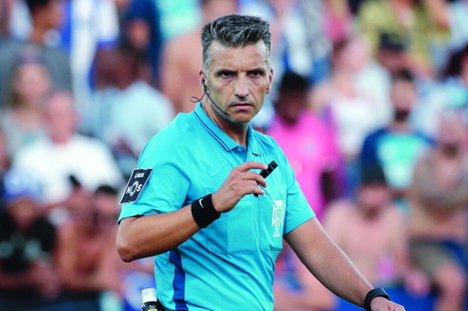 Rui Costa criticado enquanto VAR 