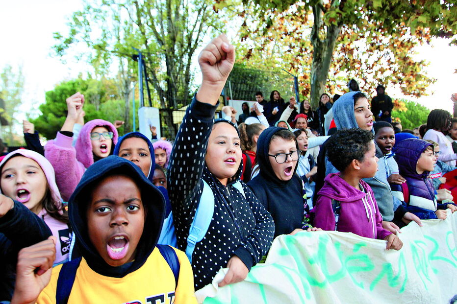 Alunos do Monte de Caparica pedem obras urgentes na Escola Básica 2/3 