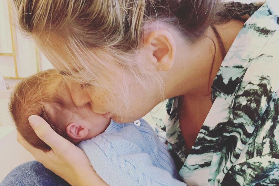 Filho de Jessica Athayde e Diogo Amaral, Oliver, é muito acarinhado pelos fãs dos atores