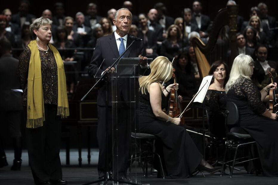 Presidente da República condecora Sophia de Mello Breyner