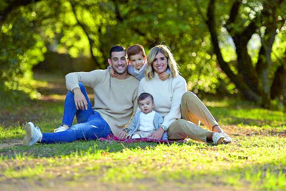 Pizzi com a mulher e filhos