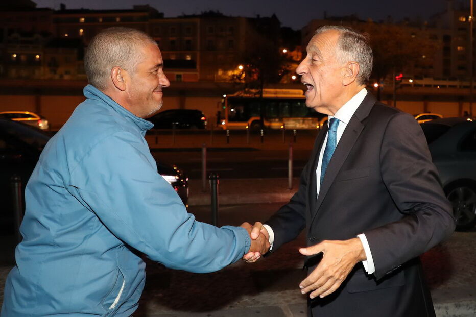 Manuel, o sem-abrigo que salvou o bebé no caixote do lixo e o Presidente da República, Marcelo Rebelo de Sousa	