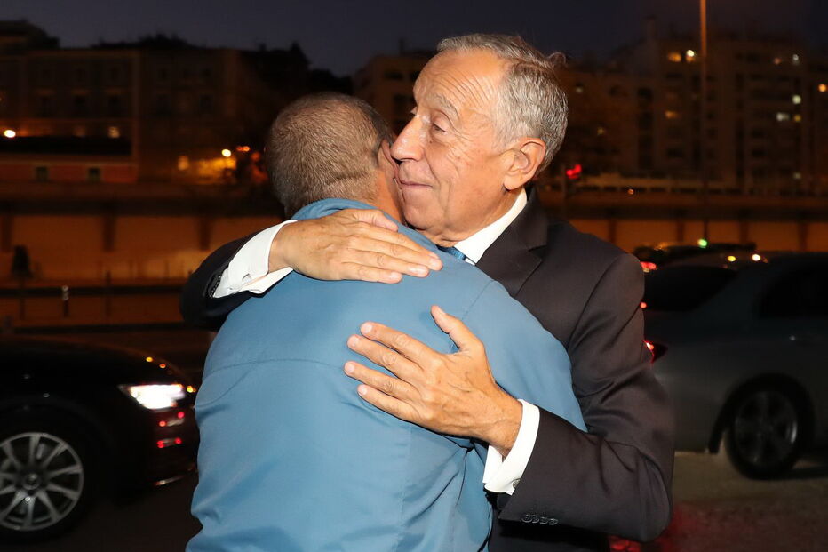 Manuel, o sem-abrigo que salvou o bebé no caixote do lixo e o Presidente da República, Marcelo Rebelo de Sousa	