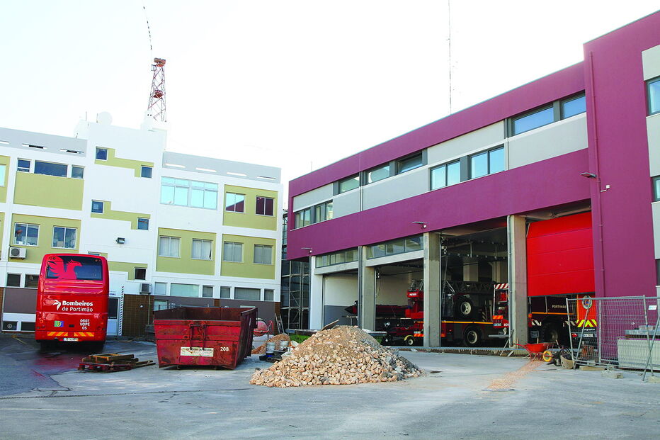 Quartel dos Bombeiros de Portimão renovado  