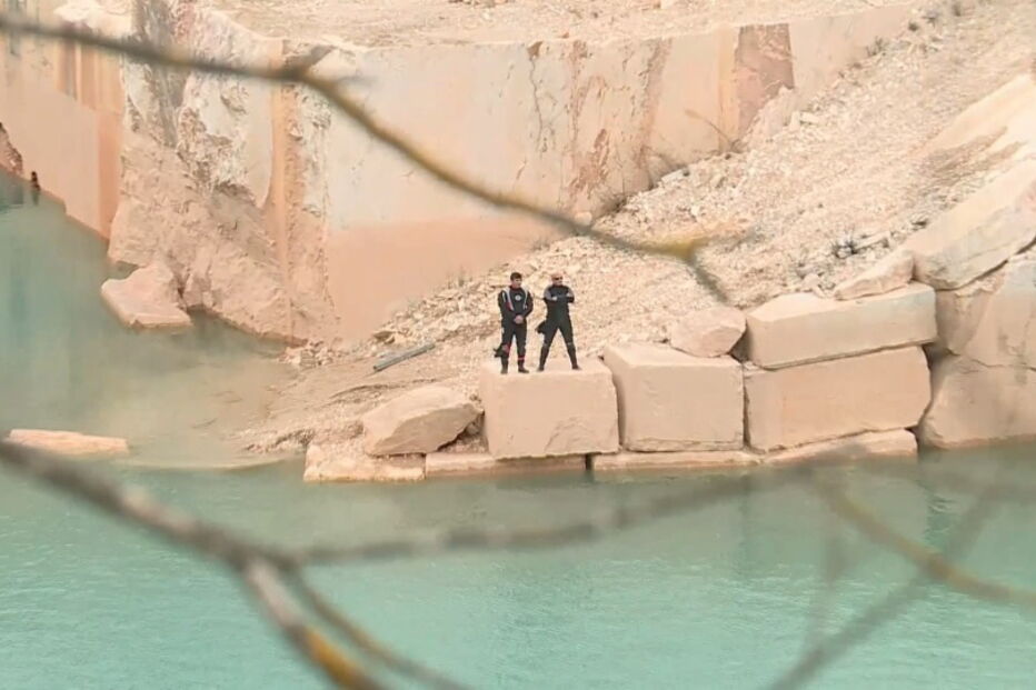 Condutor de camião morre após queda no interior de pedreira em Vila Viçosa