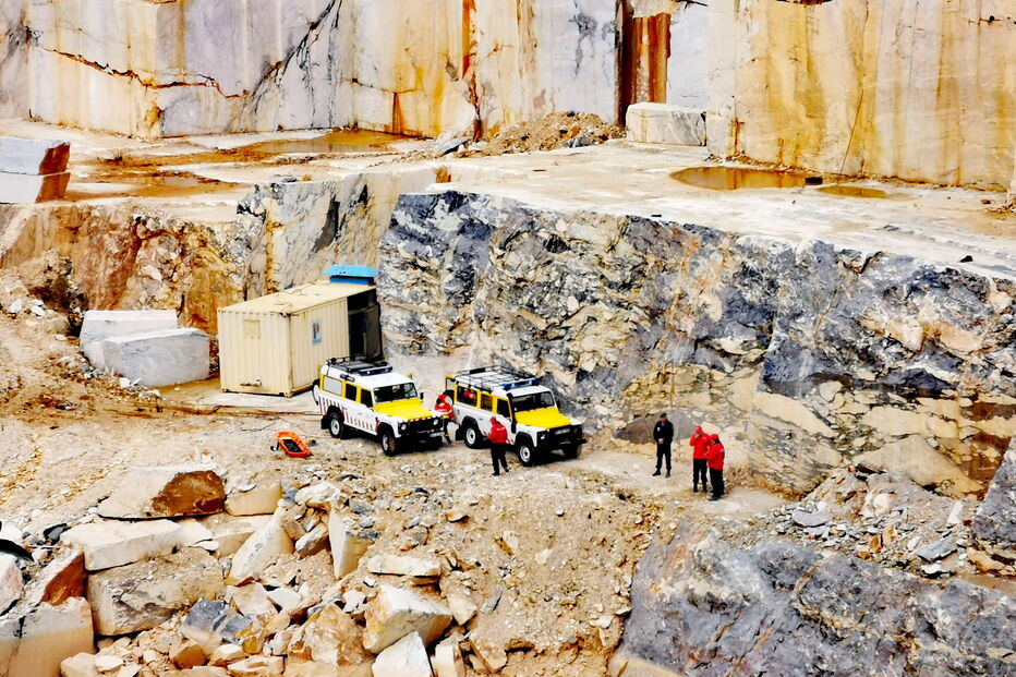 Condutor de camião morre após queda no interior de pedreira em Vila Viçosa