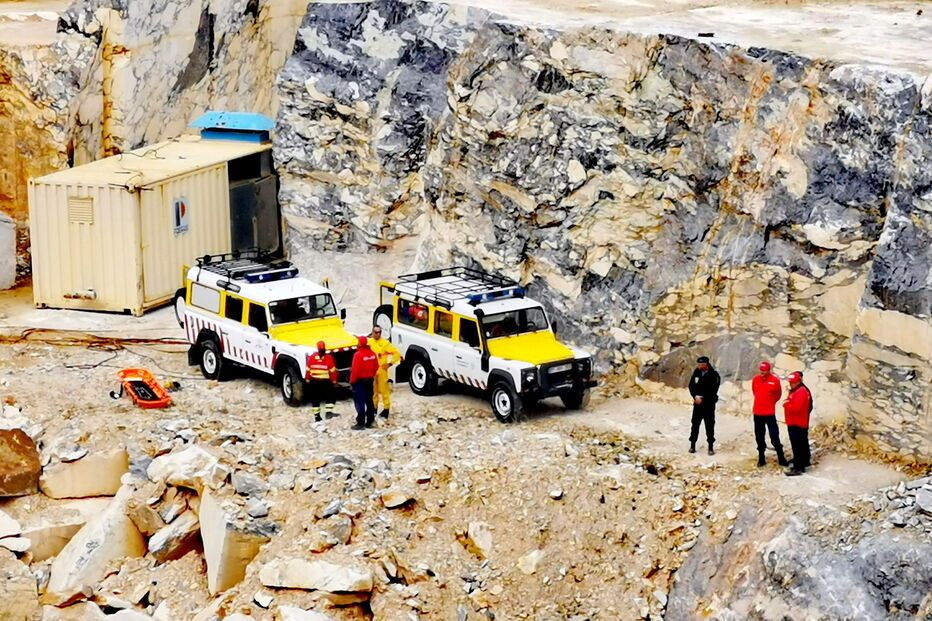 Condutor de camião morre após queda no interior de pedreira em Vila Viçosa