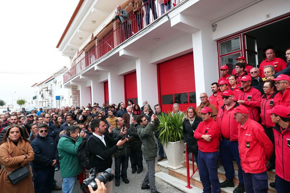 Manifestação de apoio aos bombeiros agredidos em Borba junta mais de 300 pessoas