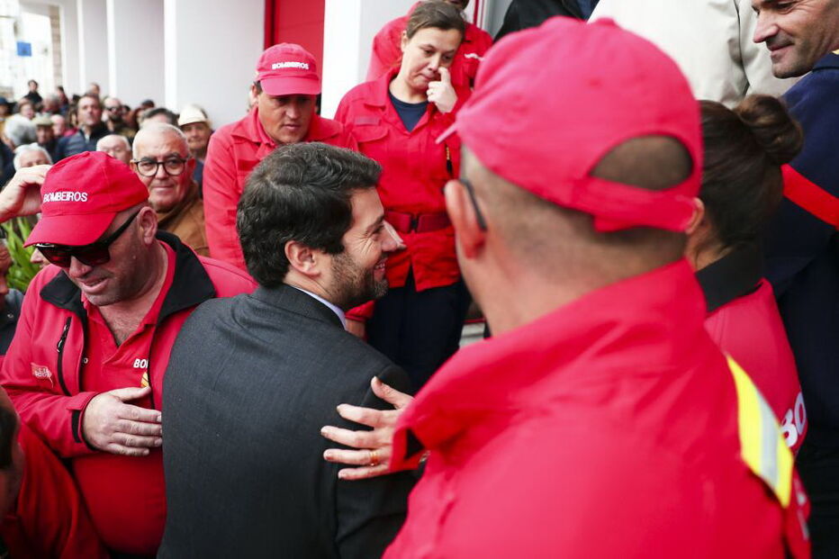 Manifestação de apoio aos bombeiros agredidos em Borba junta mais de 300 pessoas