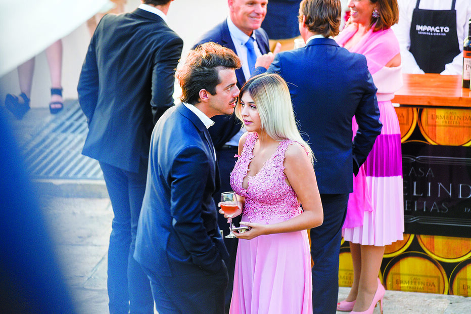 Bárbara namora com o músico Kasha 