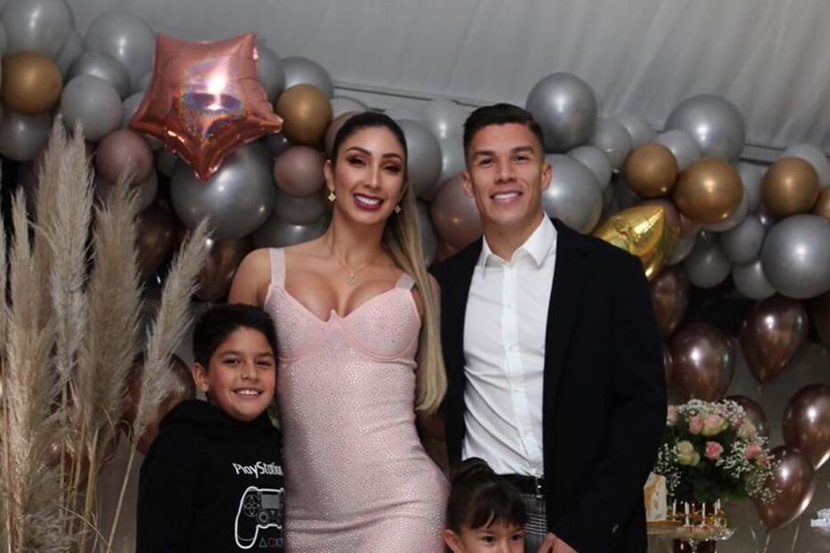 Mateus Mateus Uribe e Cindy Álvarez Garcia com os filhos