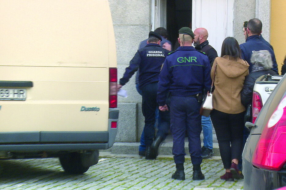 Carlos Loureiro, de 27 anos, à entrada do Tribunal de Moimenta da Beira na primeira sessão de julgamento
