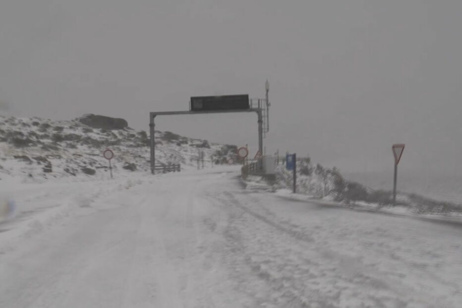 2019-11-14_12_19_33 Manto de neve corta estradas na Serra da Estrela.jpg