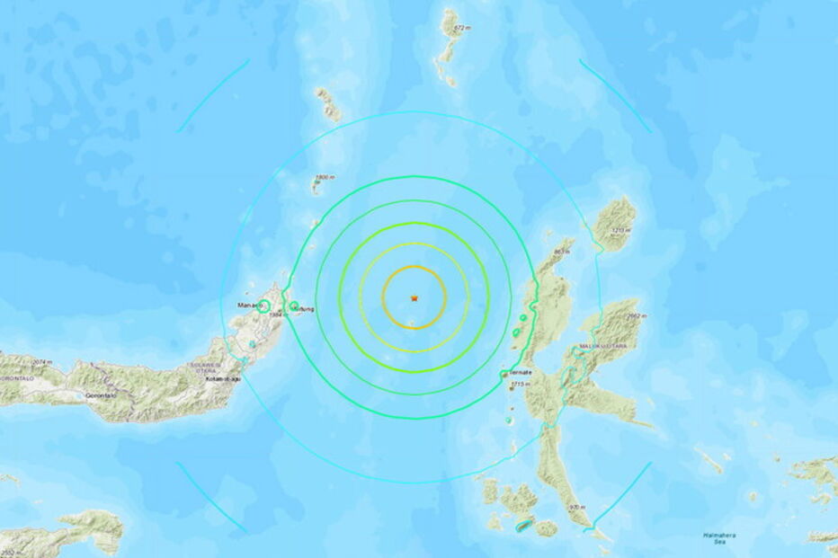Sismo de magnitude 7,4 abala Indonésia