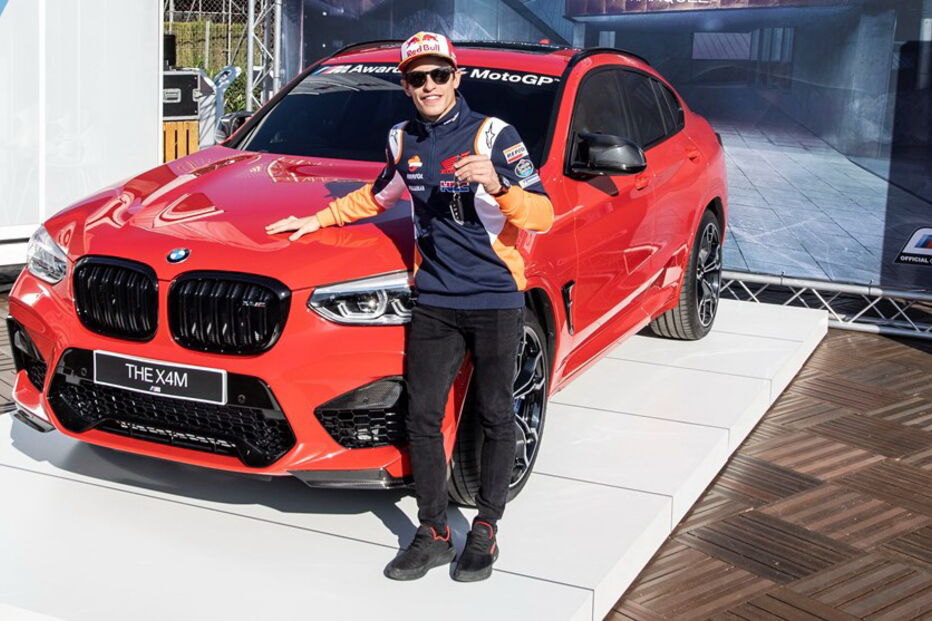 2019-11-18_18_26_51 Copy of P90376854-highRes.jpg