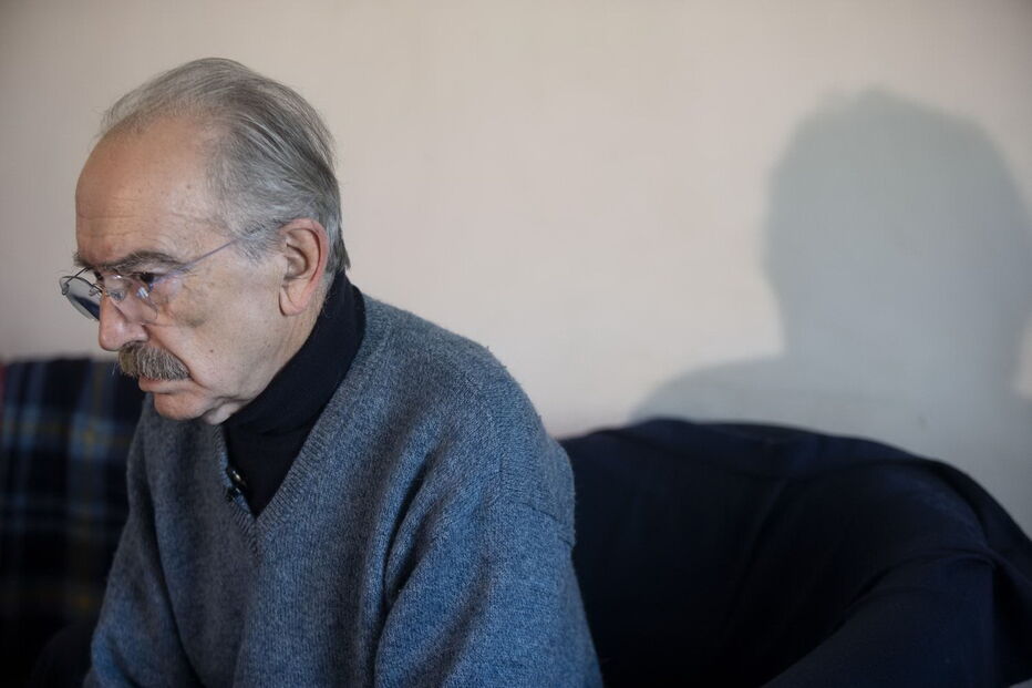 O músico fotografado durante uma entrevista na sua casa, em Lisboa.