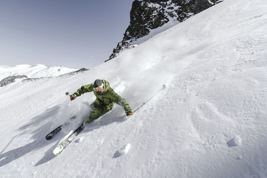 2019-11-20_12_23_59 Fuentes de Invierno - Esquiador_Redes Sociales (FB, Tw) (2).jpg