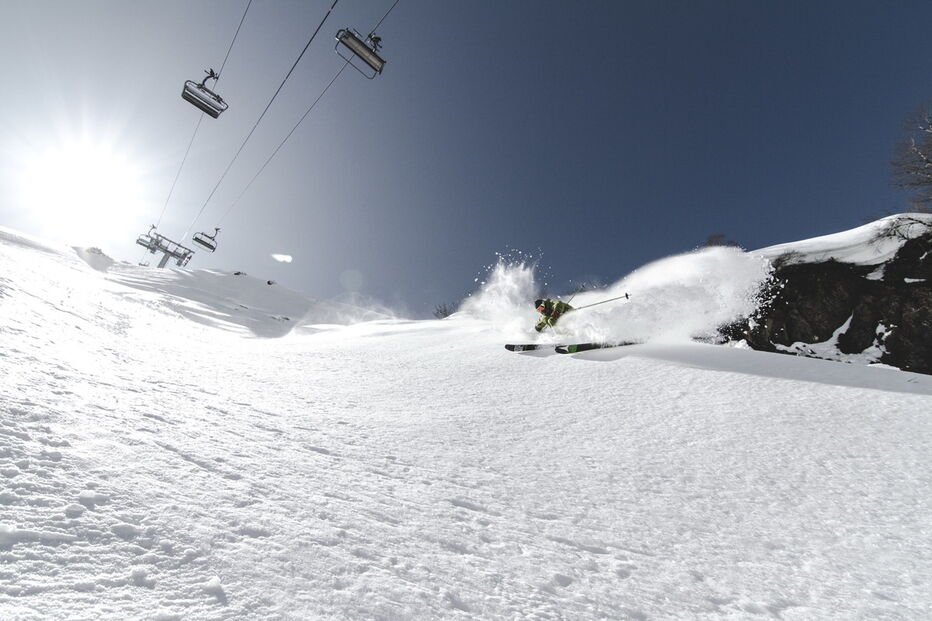 2019-11-20_12_27_15 Fuentes de Invierno - Esquiador_Redes Sociales (FB, Tw).jpg