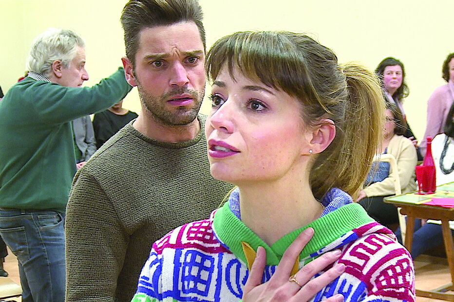 Sofia Escobar interpreta Christine Daaé. A atriz esteve três anos em Londres a vestir este papel