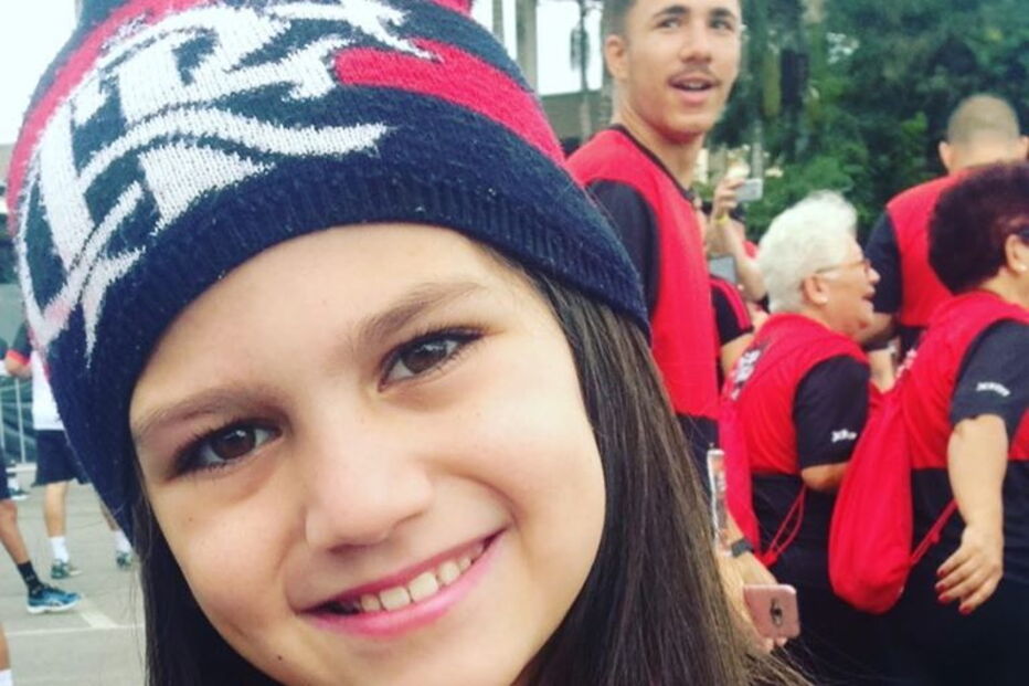 Mariana Vieira é um símbolo da claque infantil do Flamengo 