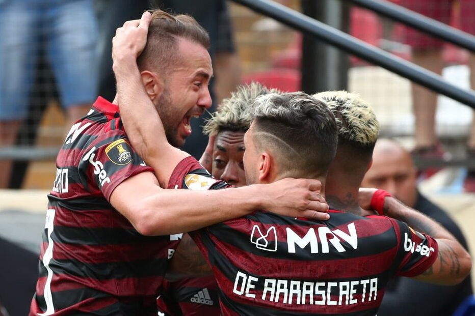 Flamengo celebra vitória da Taça dos Libertadores
