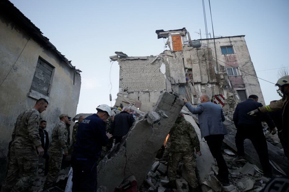 Sismo de magnitude 6,4 atinge Albânia