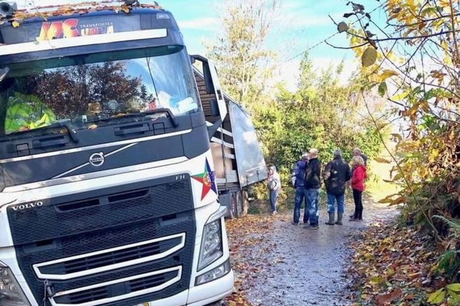 Camionista português tem camião atolado em Itália há seis dias