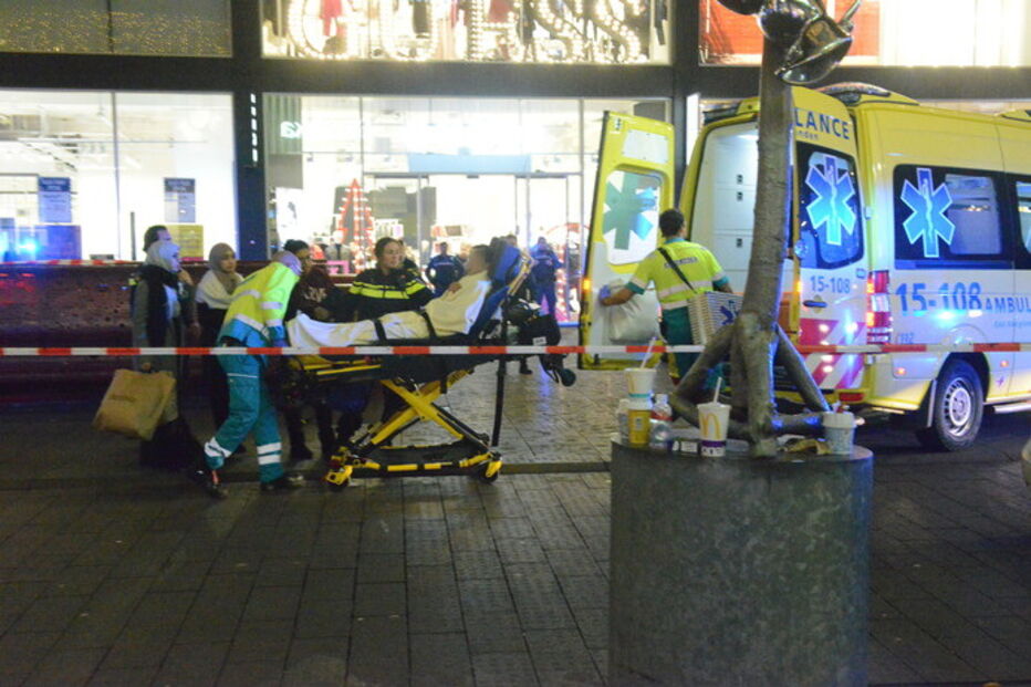 Pelo menos três pessoas esfaqueadas em ataque em Haia