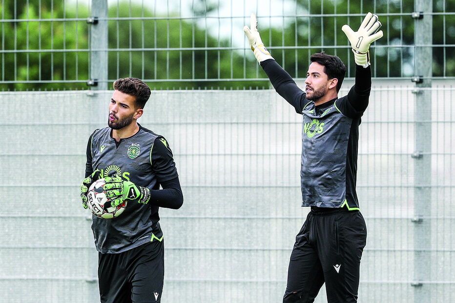 Maximiano esteve a bom nível frente ao PSV Eindhoven (vitória por 4-0 para a Liga Europa) e ganhou o lugar a Renan 