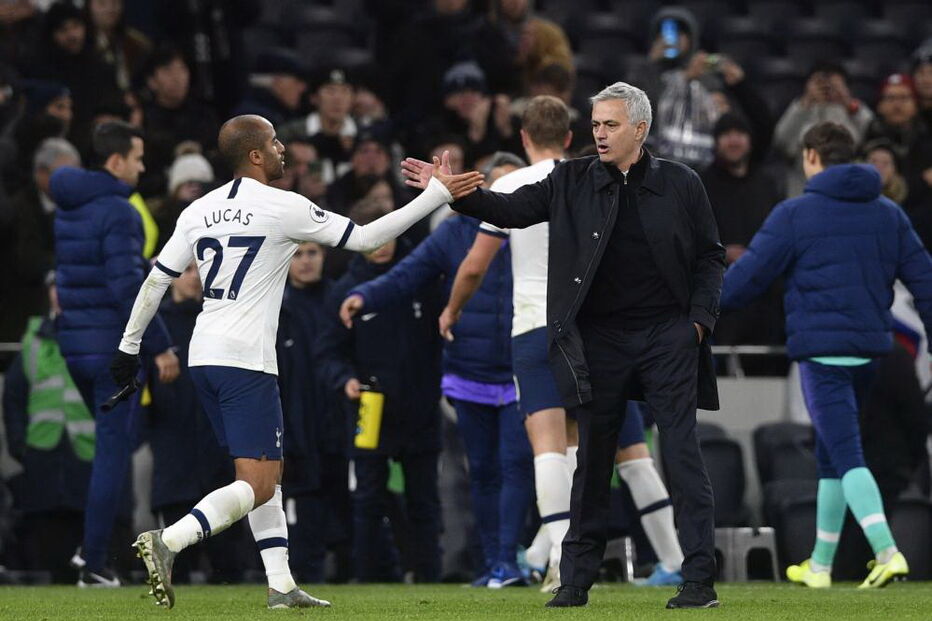 Tottenham e José Mourinho voltam a vencer na Liga inglesa