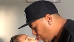 Pai gera polémica ao publicar fotografia a beijar na boca filha de cinco anos