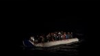 ONG resgata 323 migrantes em cinco operações no Mediterrâneo
