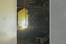 Oitenta estudantes desalojados após desabamento de fachada de prédio em Lisboa. Veja as imagens